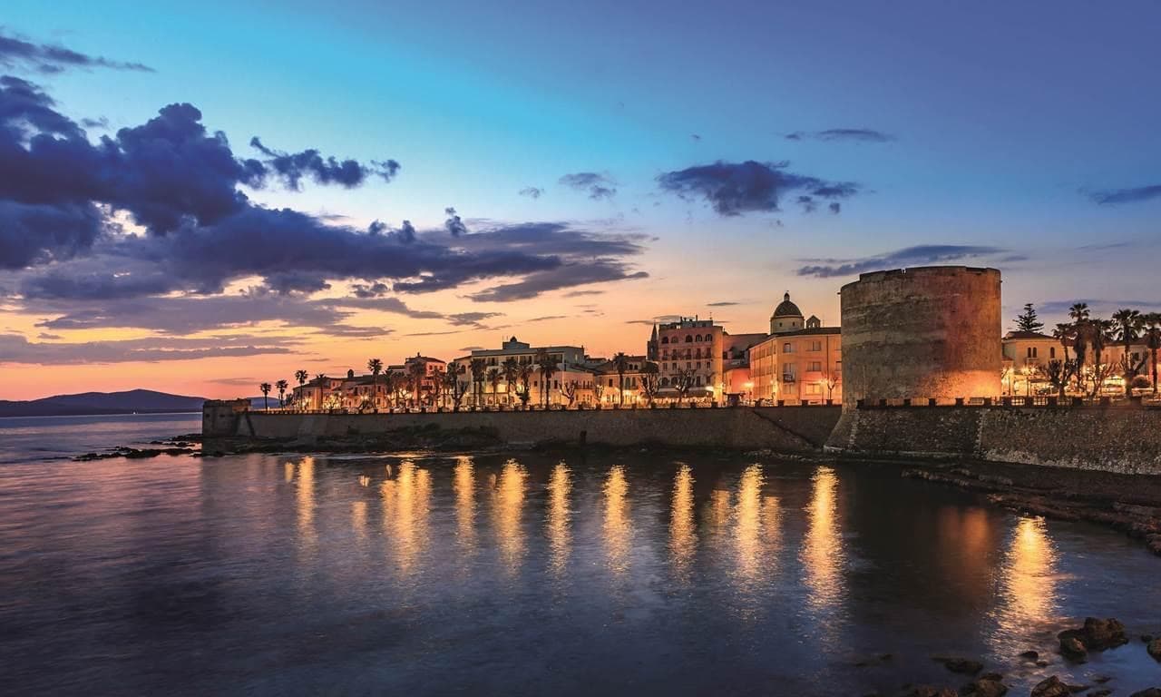 Bastioni di Alghero al tramonto